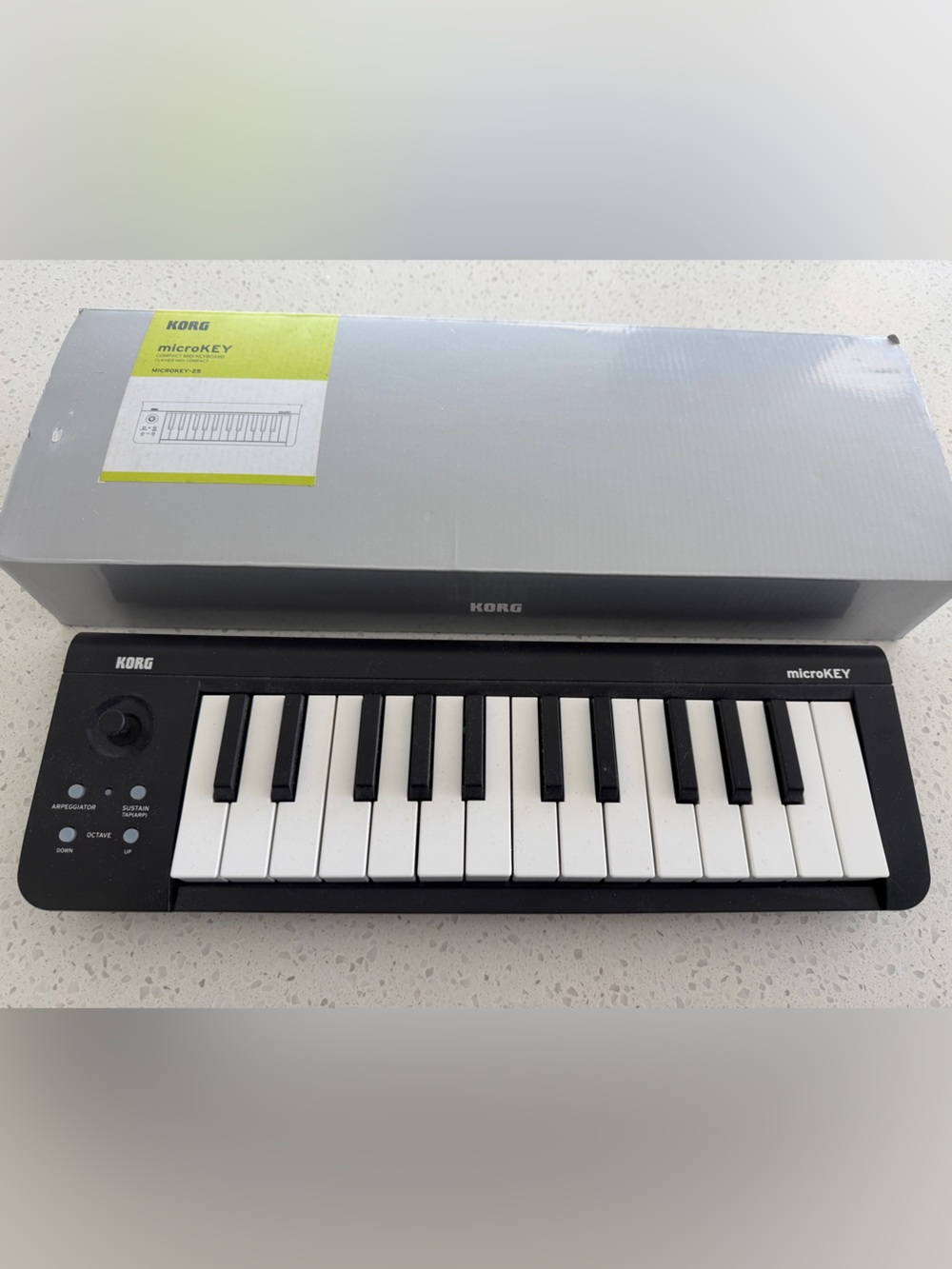 microKEY USB MIDI Keyboard Controller 25 - Black/White